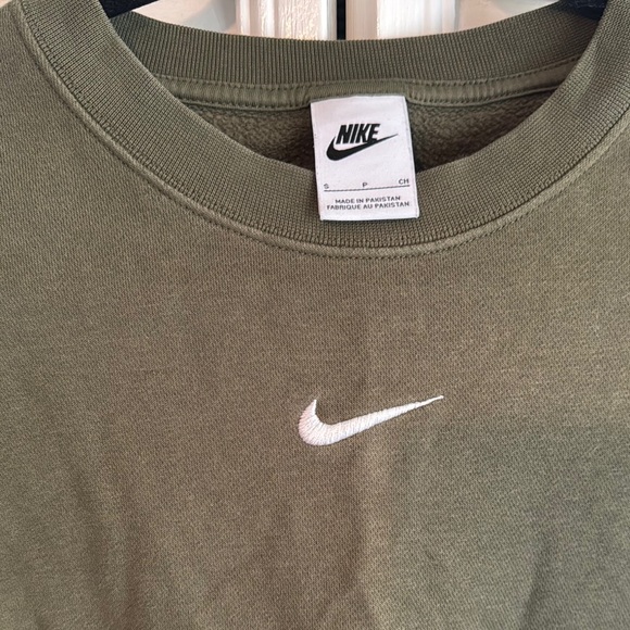 Nike Green Oversized Cropped Sweatshirt - Picture 2 of 2